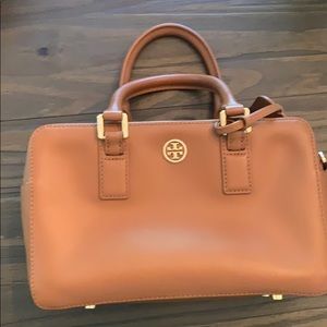 Tory burch robinson bag, like new used condition